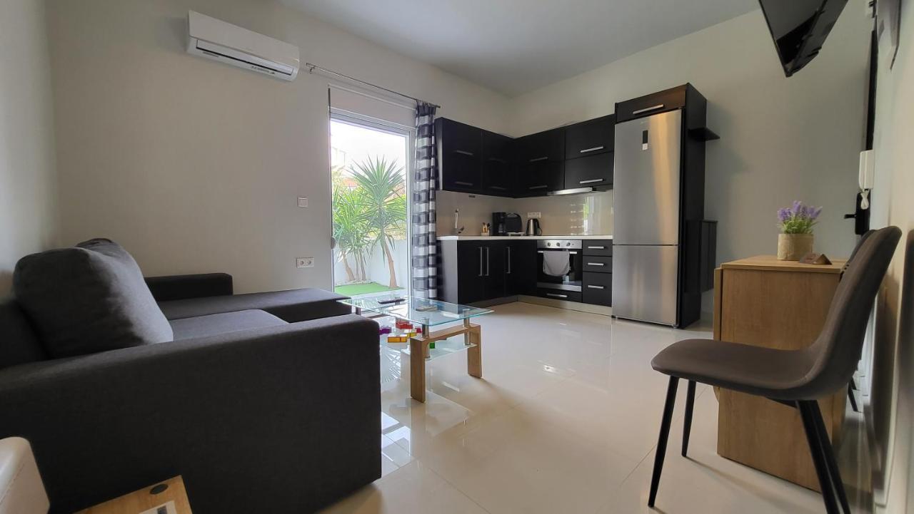 Konnet Apartment Rhodes City Buitenkant foto