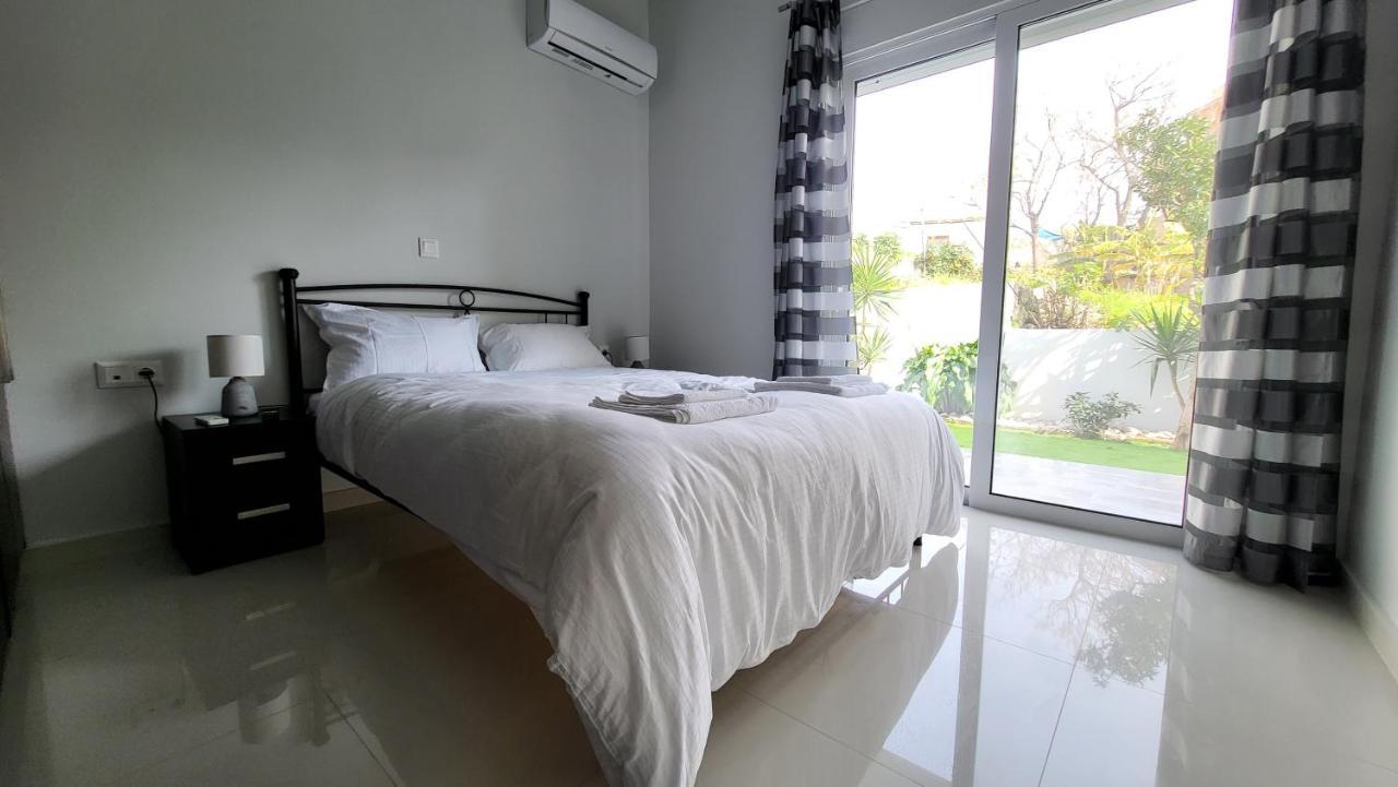 Konnet Apartment Rhodes City Buitenkant foto